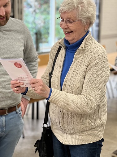 Mevr. Hermans min 2 gespiegeld